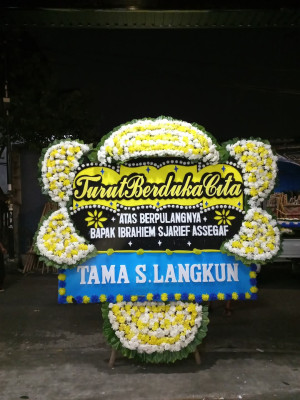 Papan Bunga Duka di Medang